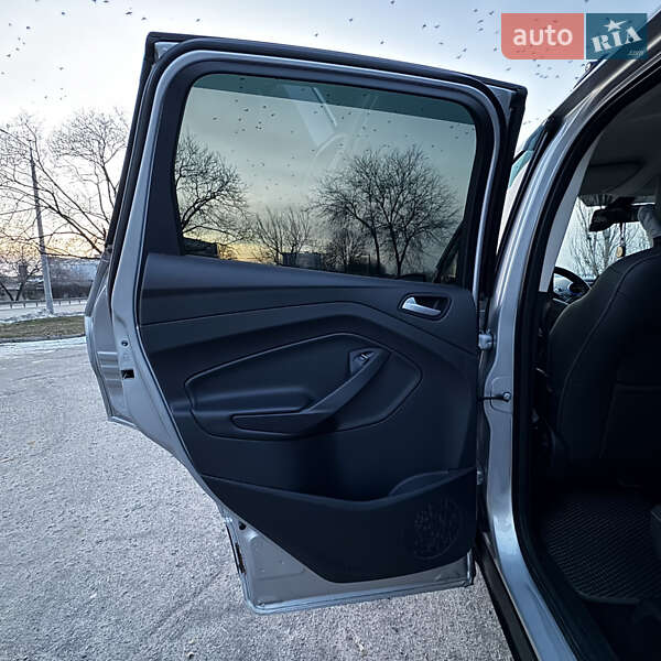 Позашляховик / Кросовер Ford Kuga 2019 в Дніпрі