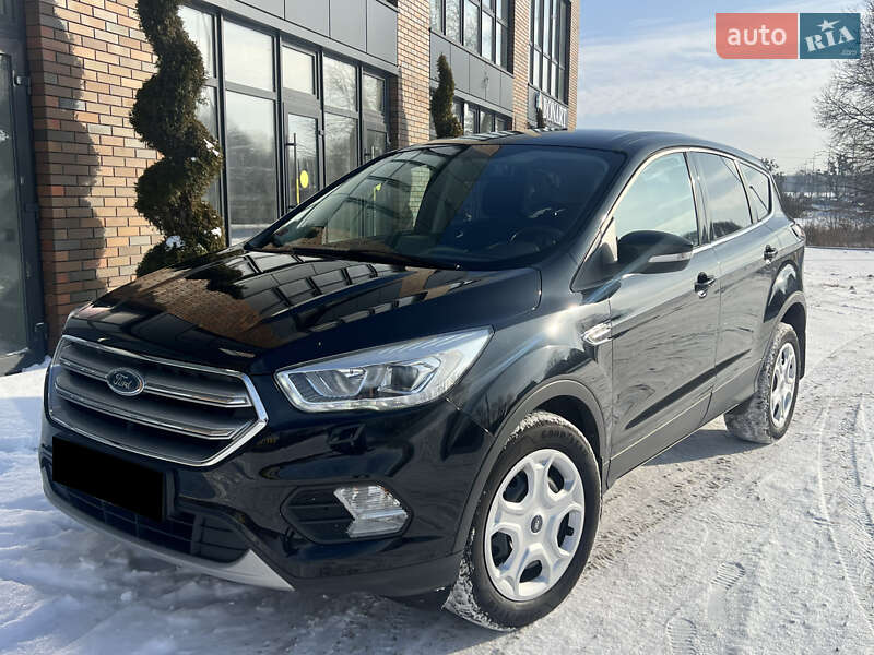 Позашляховик / Кросовер Ford Kuga 2018 в Вінниці