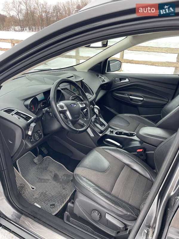 Позашляховик / Кросовер Ford Kuga 2015 в Сумах