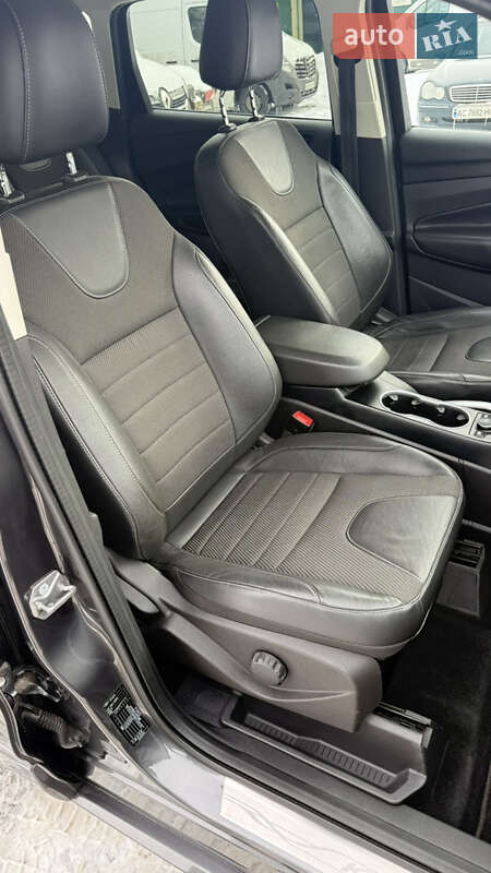 Внедорожник / Кроссовер Ford Kuga 2015 в Луцке