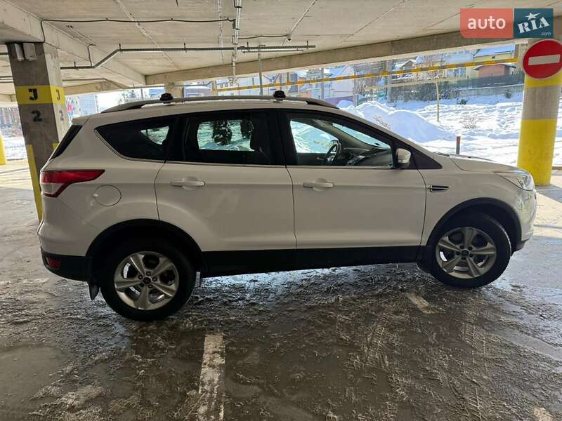 Внедорожник / Кроссовер Ford Kuga 2016 в Львове