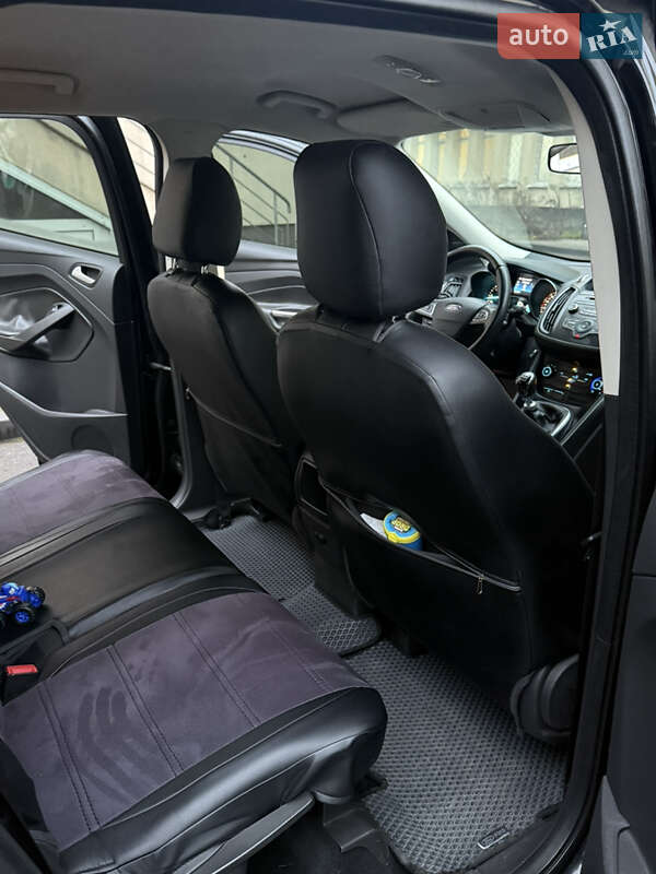 Позашляховик / Кросовер Ford Kuga 2016 в Полтаві