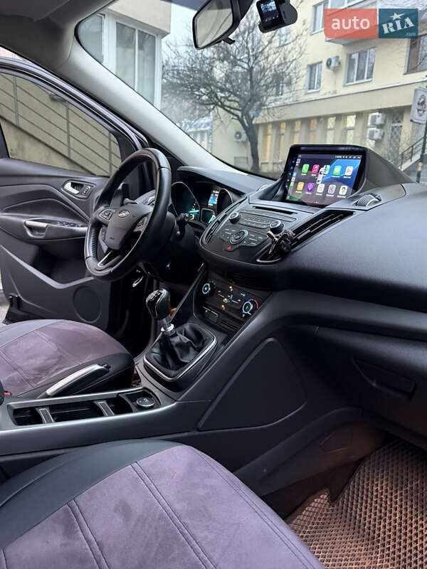 Позашляховик / Кросовер Ford Kuga 2016 в Полтаві