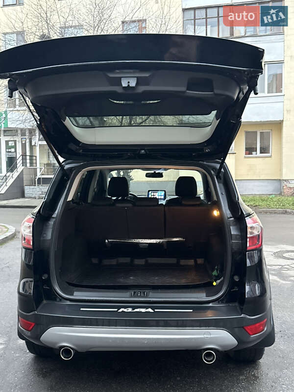 Позашляховик / Кросовер Ford Kuga 2016 в Полтаві