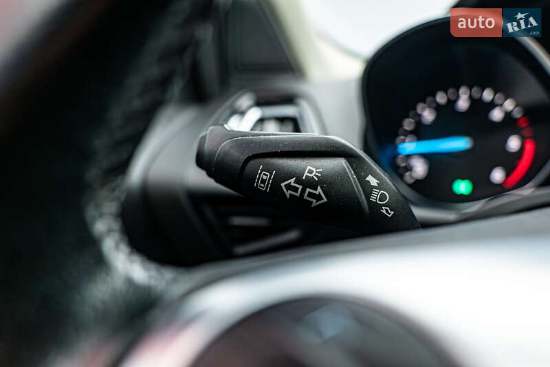 Внедорожник / Кроссовер Ford Kuga 2015 в Киеве фото 14 Внедорожник / Кроссовер Ford Kuga 2015 в Киеве
