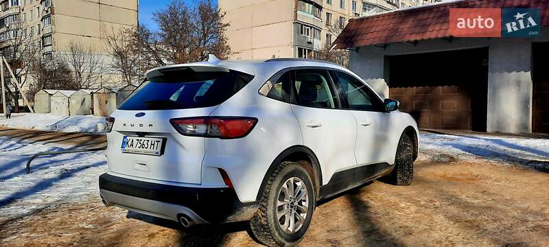 Позашляховик / Кросовер Ford Kuga 2021 в Харкові