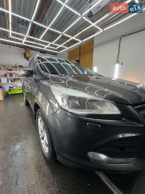 Позашляховик / Кросовер Ford Kuga 2015 в Полтаві