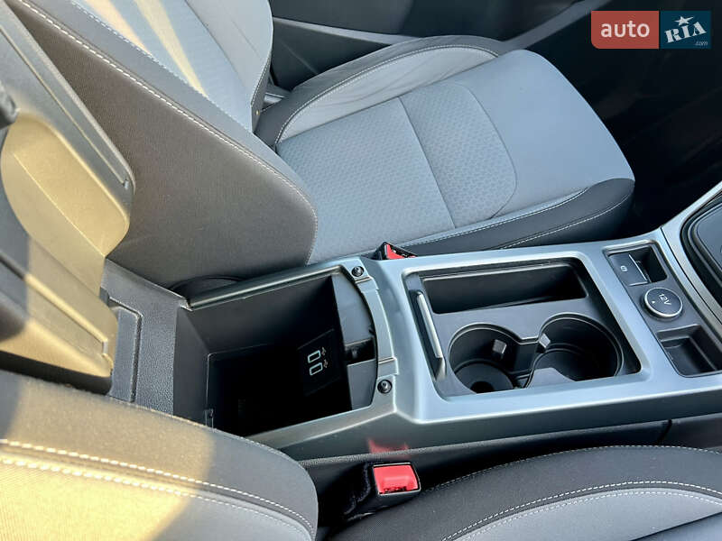 Внедорожник / Кроссовер Ford Kuga 2016 в Киеве фото 37 Внедорожник / Кроссовер Ford Kuga 2016 в Киеве