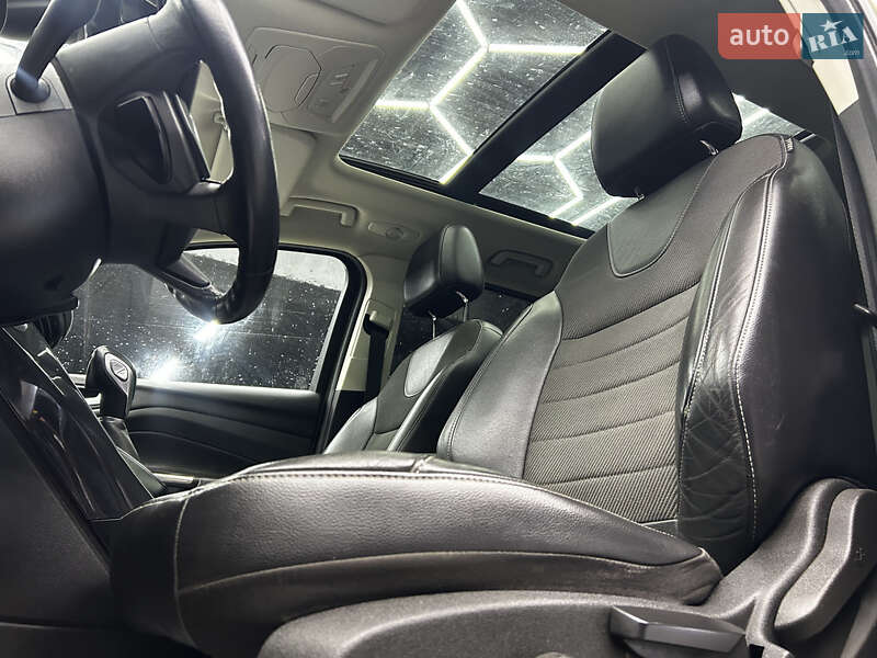 Позашляховик / Кросовер Ford Kuga 2014 в Чернівцях