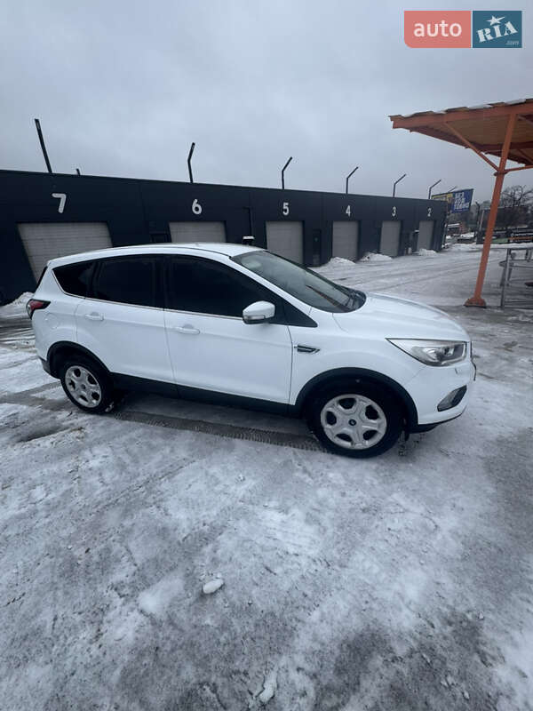 Внедорожник / Кроссовер Ford Kuga 2018 в Харькове
