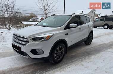 Внедорожник / Кроссовер Ford Kuga 2016 в Виннице