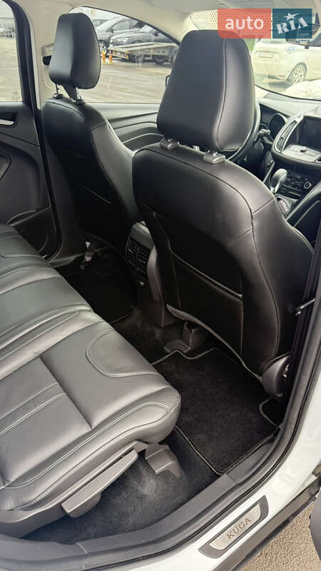 Позашляховик / Кросовер Ford Kuga 2019 в Луцьку