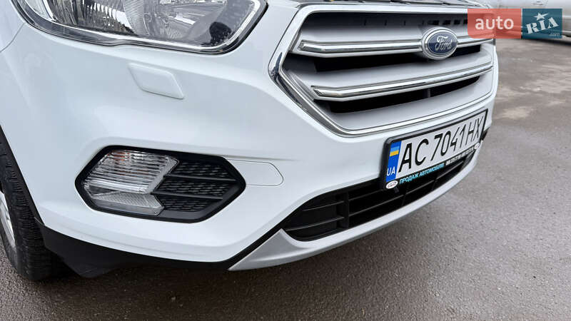 Позашляховик / Кросовер Ford Kuga 2019 в Луцьку