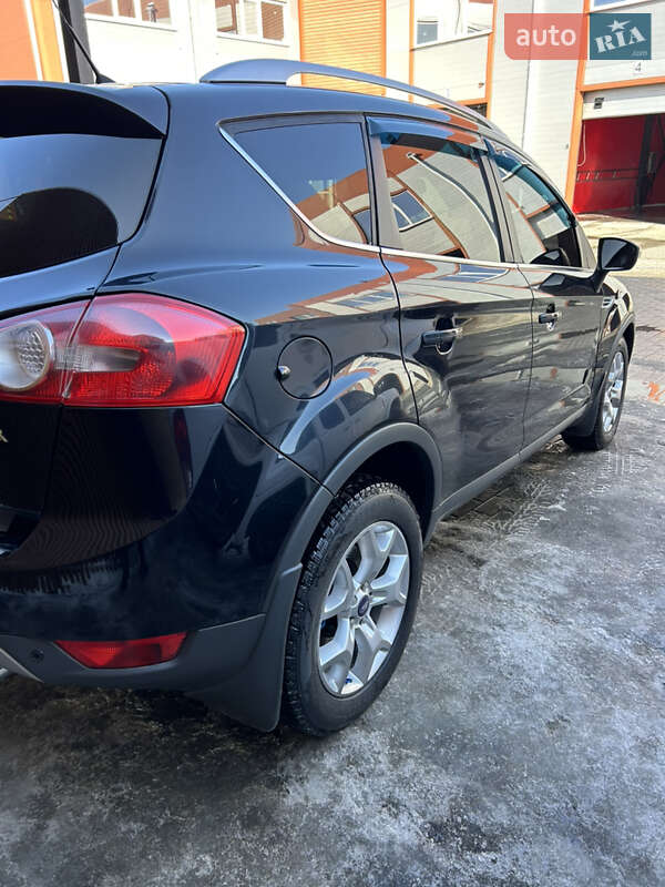 Позашляховик / Кросовер Ford Kuga 2012 в Сумах