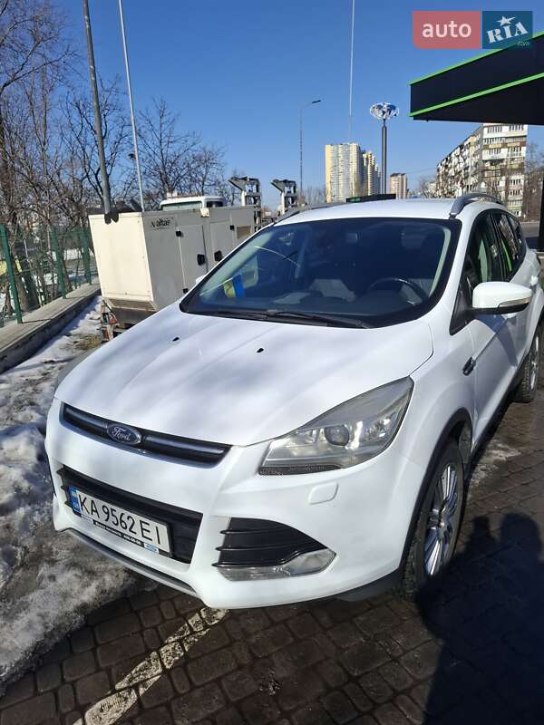 Позашляховик / Кросовер Ford Kuga 2013 в Києві