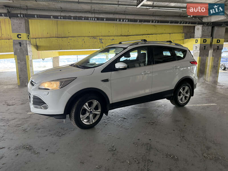 Позашляховик / Кросовер Ford Kuga 2016 в Львові