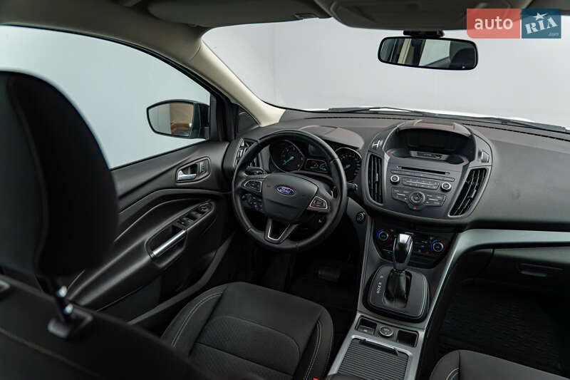 Внедорожник / Кроссовер Ford Kuga 2017 в Киеве