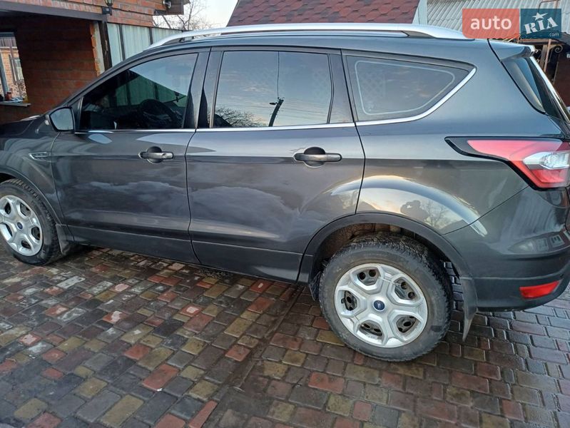 Внедорожник / Кроссовер Ford Kuga 2018 в Зенькове