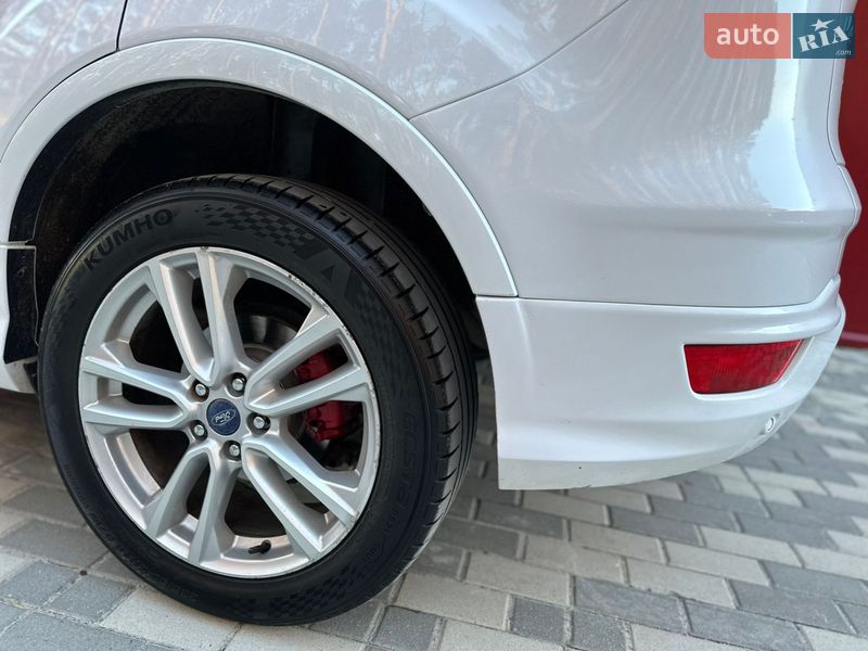 Внедорожник / Кроссовер Ford Kuga 2015 в Львове