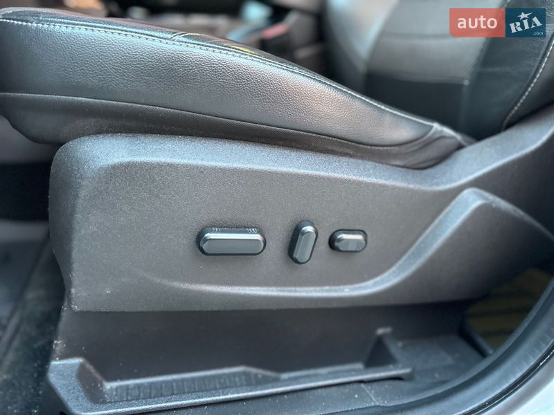 Внедорожник / Кроссовер Ford Kuga 2015 в Львове