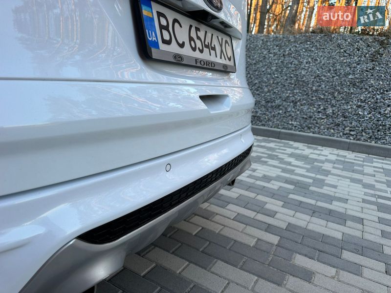 Внедорожник / Кроссовер Ford Kuga 2015 в Львове