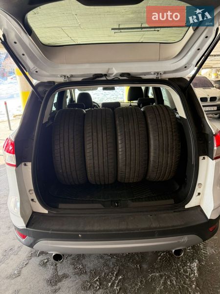 Позашляховик / Кросовер Ford Kuga 2016 в Львові