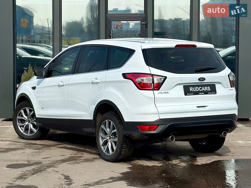 Внедорожник / Кроссовер Ford Kuga 2017 в Кременчуге