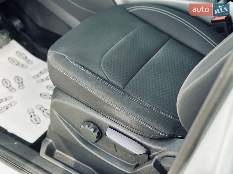 Внедорожник / Кроссовер Ford Kuga 2017 в Кременчуге