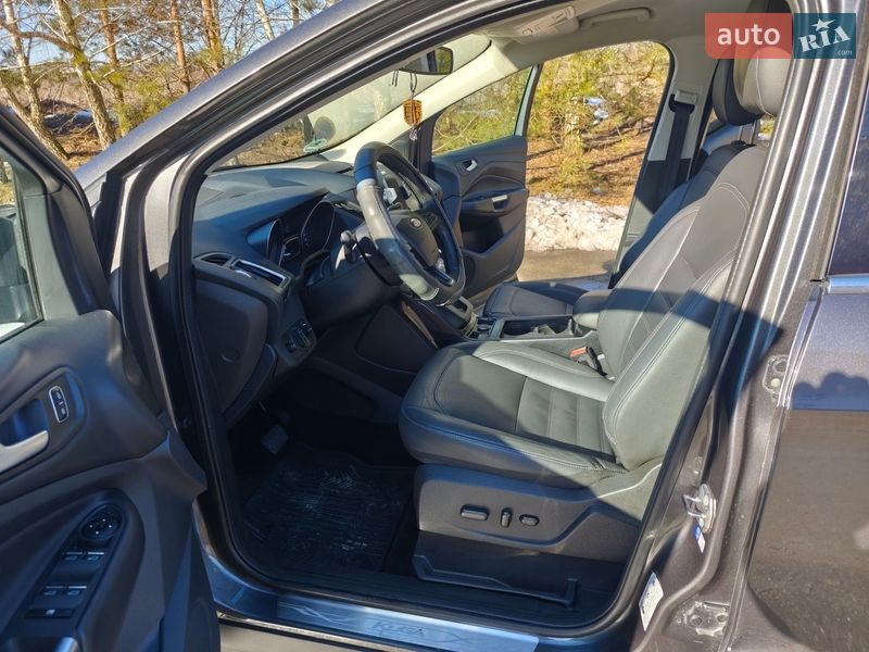 Внедорожник / Кроссовер Ford Kuga 2017 в Киеве