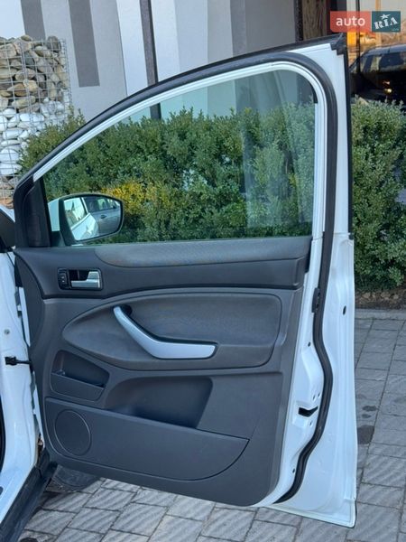 Позашляховик / Кросовер Ford Kuga 2010 в Стрию