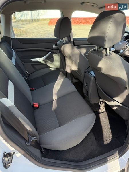 Внедорожник / Кроссовер Ford Kuga 2012 в Черновцах