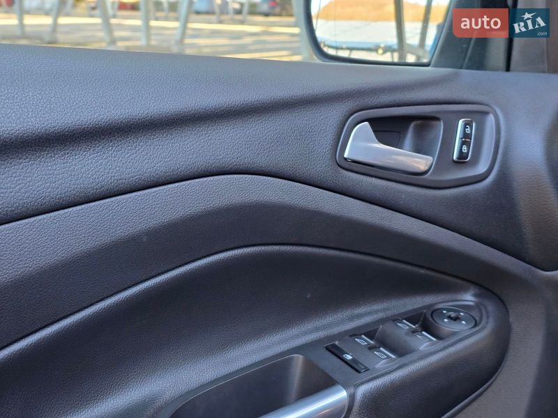 Внедорожник / Кроссовер Ford Kuga 2015 в Львове