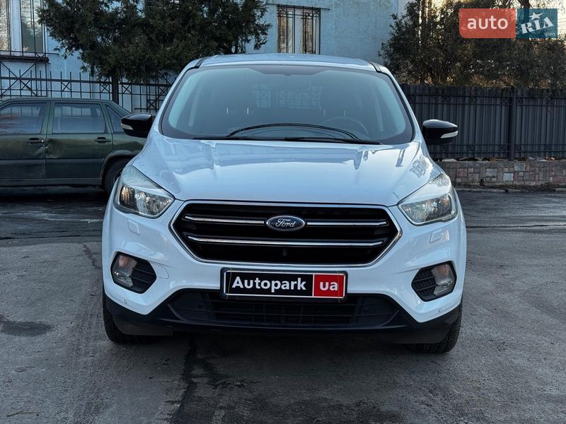 Внедорожник / Кроссовер Ford Kuga 2017 в Киеве
