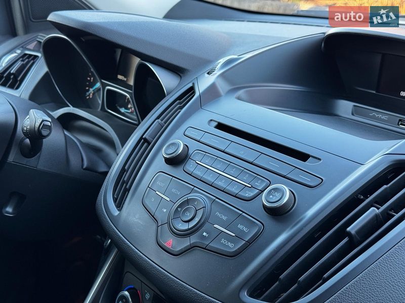 Внедорожник / Кроссовер Ford Kuga 2017 в Киеве