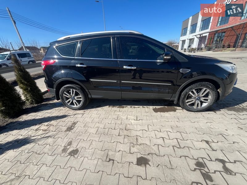 Внедорожник / Кроссовер Ford Kuga 2014 в Виннице