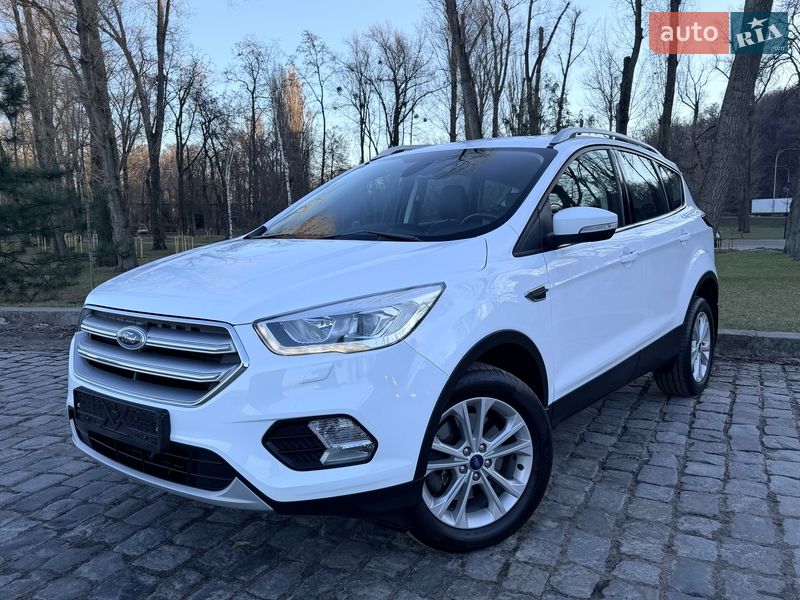 Позашляховик / Кросовер Ford Kuga 2019 в Києві