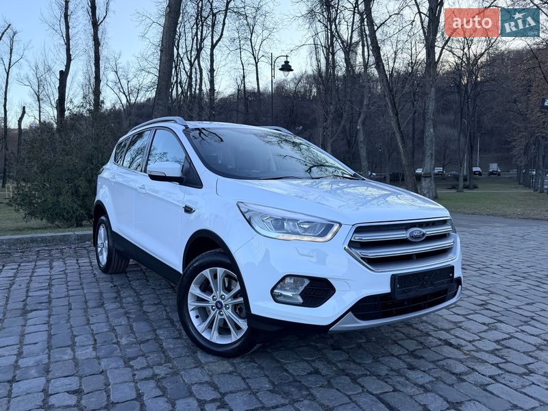 Позашляховик / Кросовер Ford Kuga 2019 в Києві