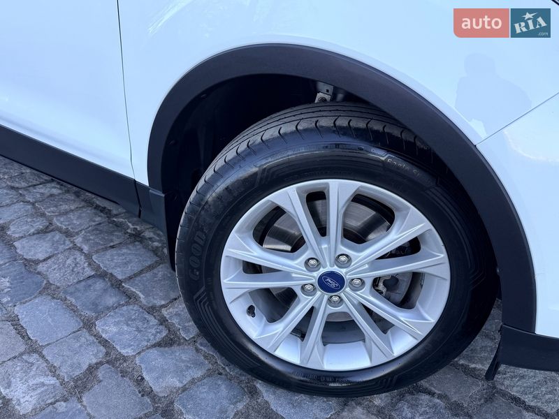 Позашляховик / Кросовер Ford Kuga 2019 в Києві