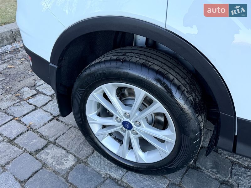 Позашляховик / Кросовер Ford Kuga 2019 в Києві