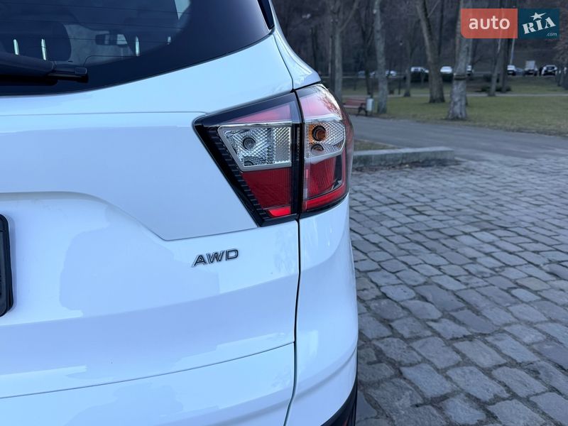 Позашляховик / Кросовер Ford Kuga 2019 в Києві