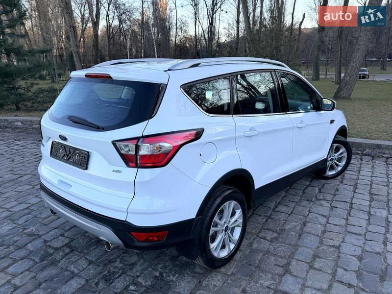 Позашляховик / Кросовер Ford Kuga 2019 в Києві