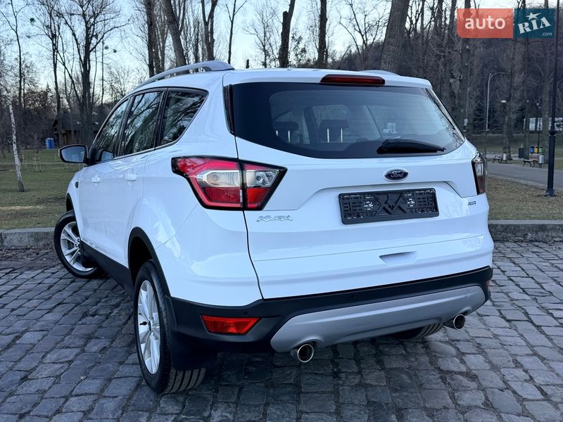 Позашляховик / Кросовер Ford Kuga 2019 в Києві