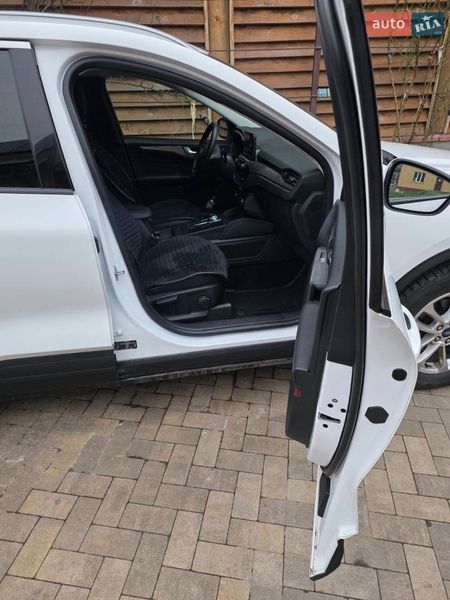 Позашляховик / Кросовер Ford Kuga 2021 в Києві