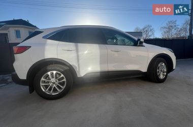 Позашляховик / Кросовер Ford Kuga 2021 в Києві