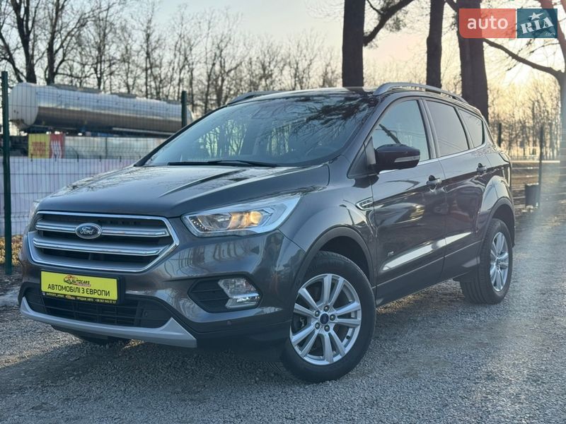 Внедорожник / Кроссовер Ford Kuga 2018 в Умани