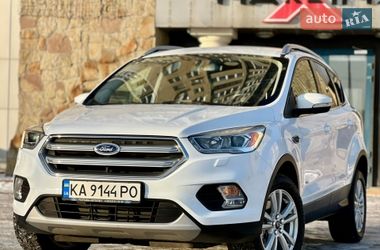 Внедорожник / Кроссовер Ford Kuga 2016 в Киеве