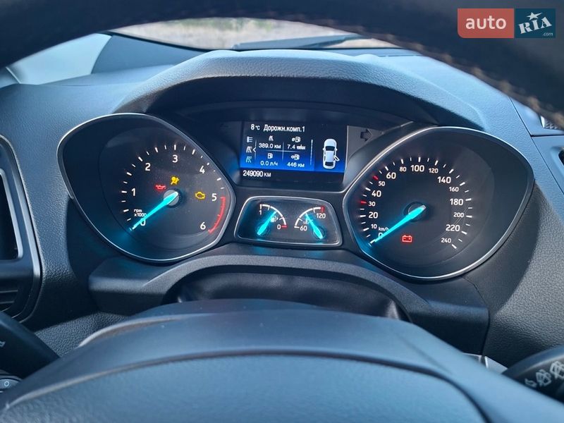 Внедорожник / Кроссовер Ford Kuga 2017 в Черкассах