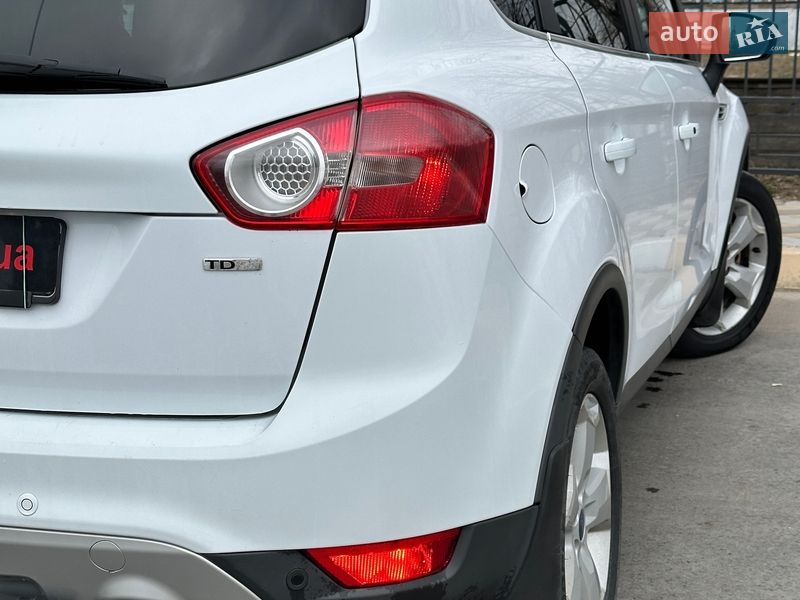 Позашляховик / Кросовер Ford Kuga 2011 в Білогородці