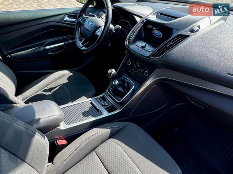 Позашляховик / Кросовер Ford Kuga 2017 в Дніпрі фото 9 Позашляховик / Кросовер Ford Kuga 2017 в Дніпрі