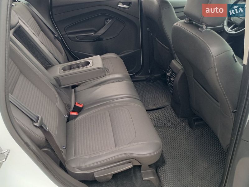 Позашляховик / Кросовер Ford Kuga 2019 в Києві